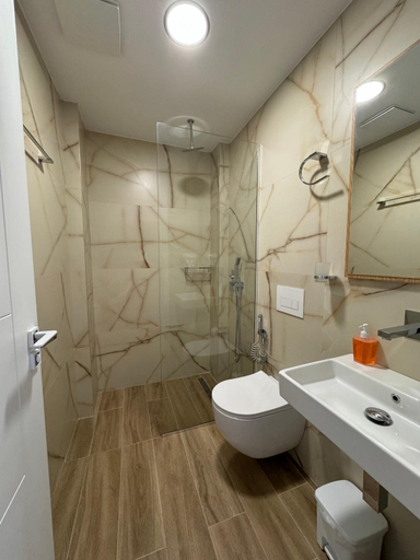 Bathroom 3, Hotel Paja, Sarandës