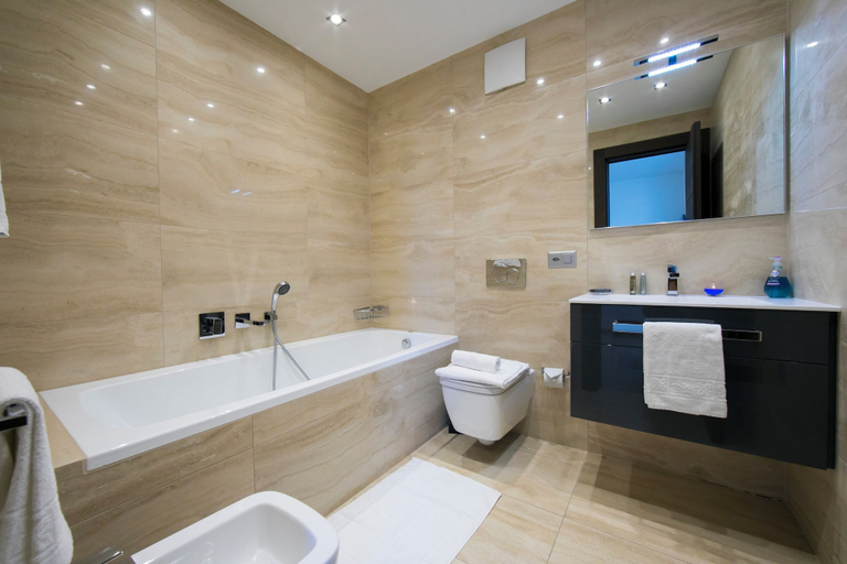 Bathroom 2, Rebecca Garden, Lugano