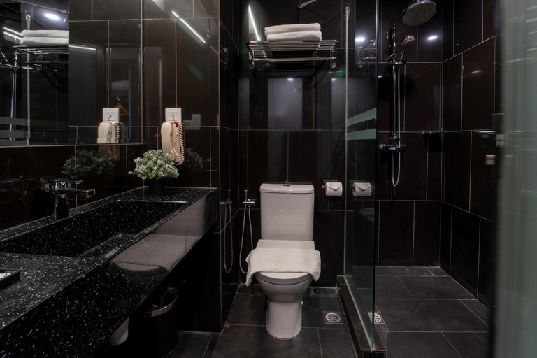 Bathroom 25