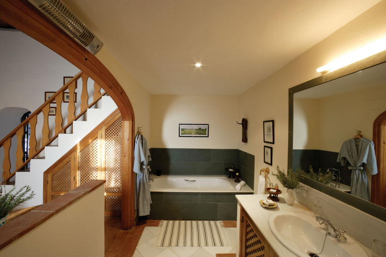 Bathroom 4, Hacienda de San Rafael by ALUZ Collection, Sevilla