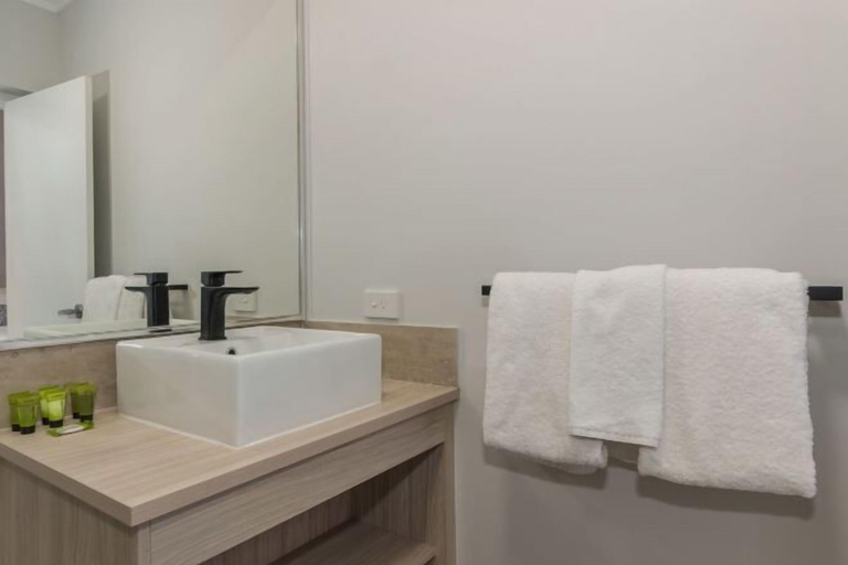 Bathroom 27