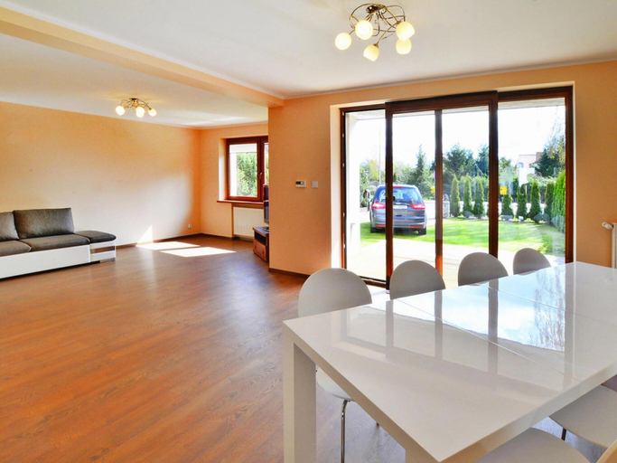 Dining 2, Comfortable Holiday Villa With a Private Garden, Kołobrzeg