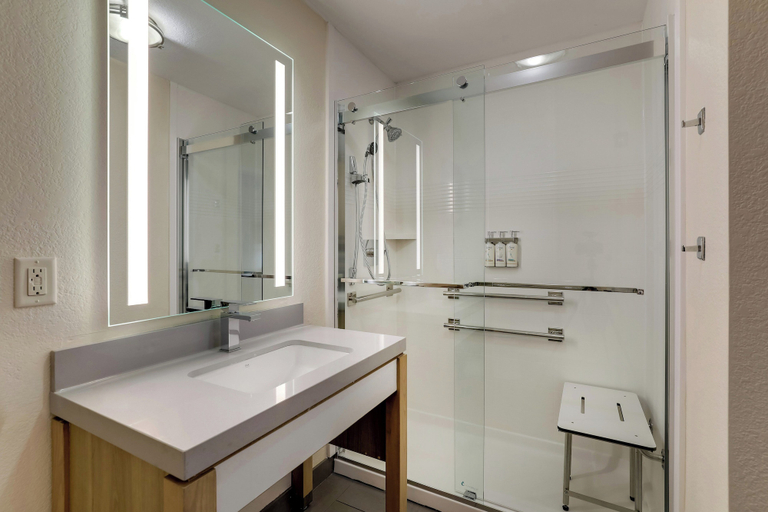 Bathroom 4, Candlewood Suites LEXINGTON, Fayette