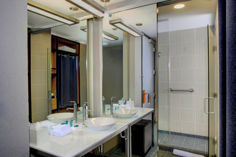 Bathroom 5, Aloft by Marriott Austin at The Domain, Travis