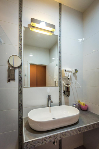 Bathroom 4, Hotel Crystal Light, Niš