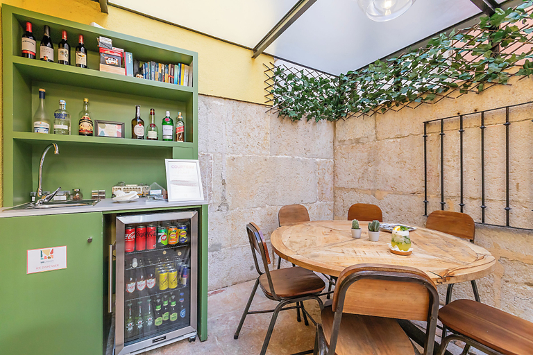 Food & Drinks 5, LR Guest House, Lisbon