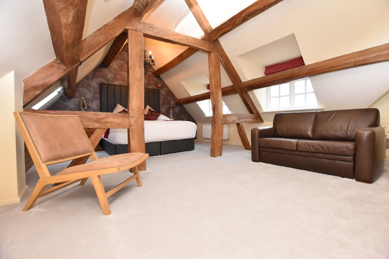Others, The Halford Bridge Inn, Warwickshire