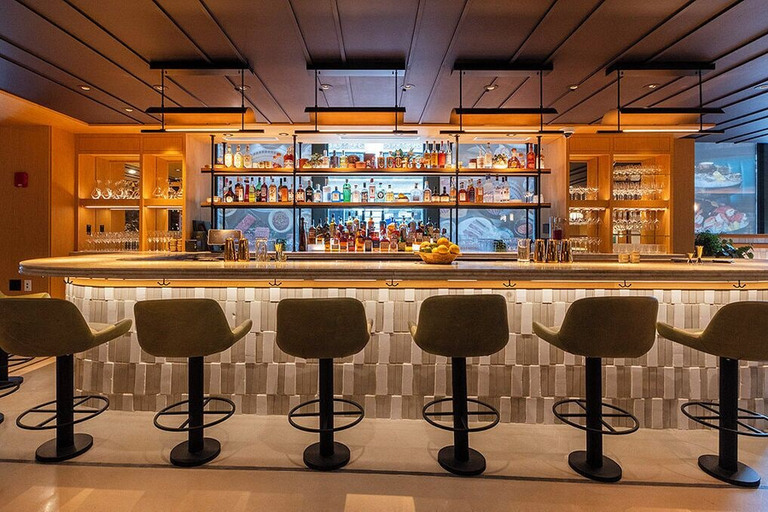 Food & Drinks 5, L7 Chicago by LOTTE, Cook