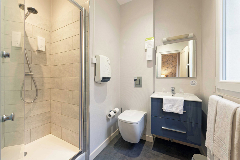 Bathroom 3, Contact Hôtel du Commerce et son restaurant Côte à Côte, Saône-et-Loire
