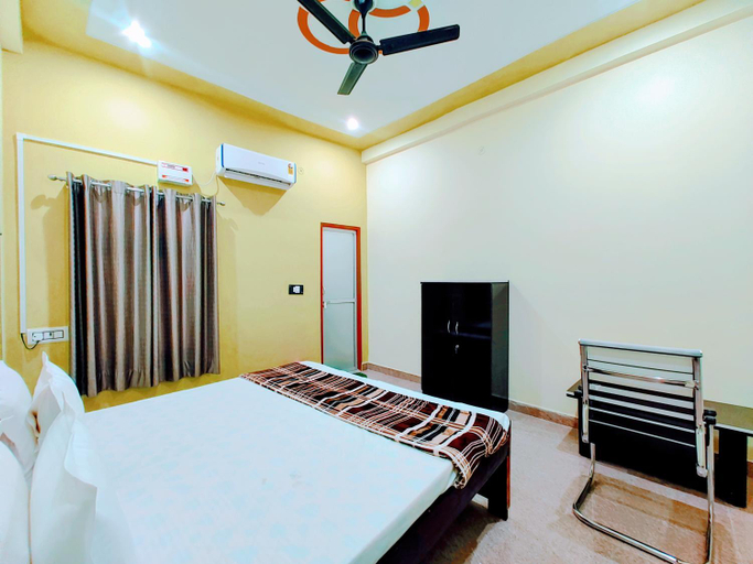 Bedroom 2, Hotel Raghukul, Faizabad