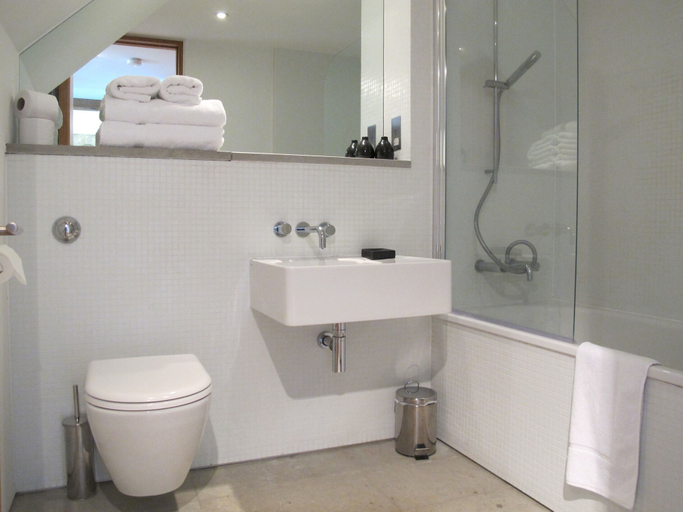 Bathroom 3, 45 Brewhouse - Royal William Yard, Plymouth