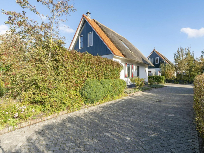 Exterior 3, Stylish and Modern Furnished Holiday Villa, Zijpe