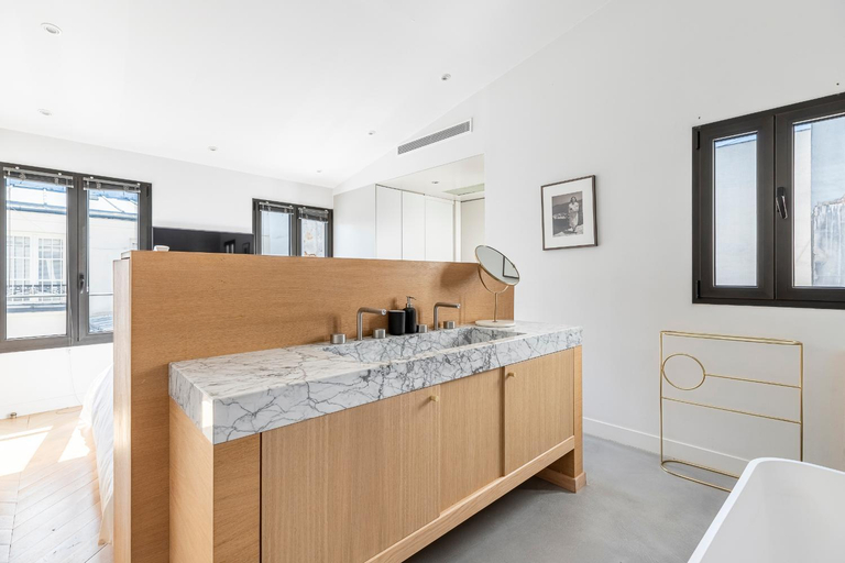 Others 4, Luxury Flat with AC "La-verrere-du-paradis", Paris