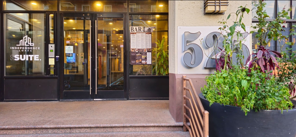 Room 4, Sosuite 2BR Apt w W D Gym On-site Restaurant, Philadelphia