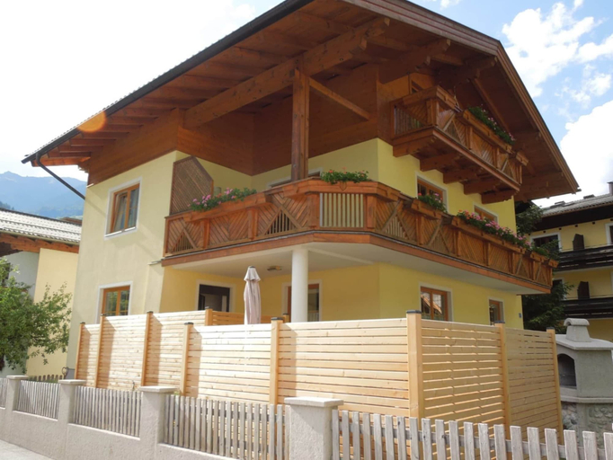 Exterior & Views 2, Spacious Apartment in Grossarl With Garden, Sankt Johann im Pongau