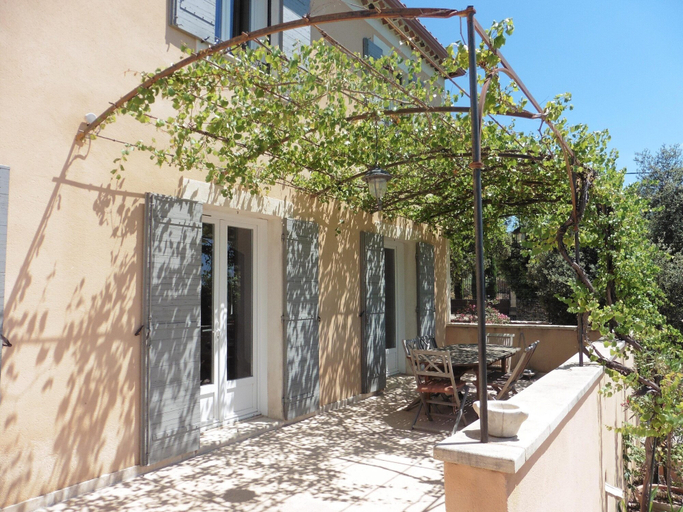 Balcony, Pretty, Spacious Holiday Home With Private Pool, Vaucluse