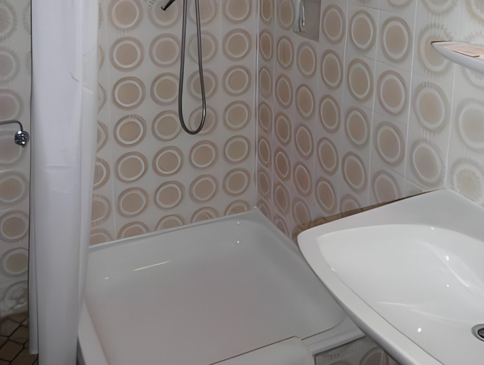 Bathroom 3, Finken, Gastezimmer an der Rench, Ortenaukreis