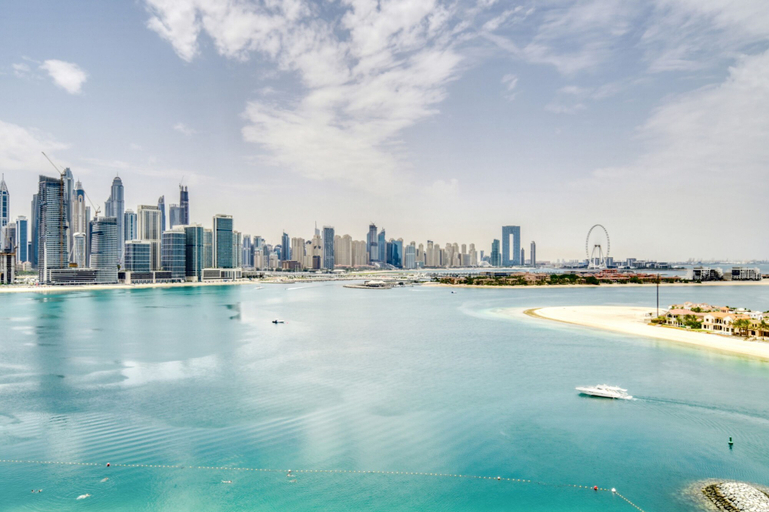Room 4, Spacious 3BR w Beach Access at the Palm, Dubai