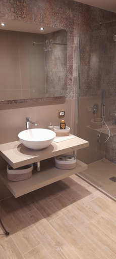 Bathroom 2, Central luxury rooms, Olbia-Tempio