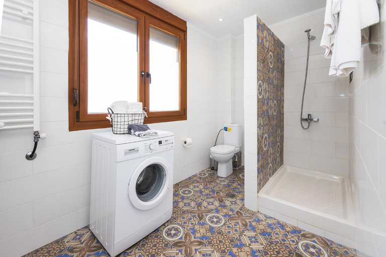 Bathroom 3, Kallikratia Suites 3, Central Macedonia