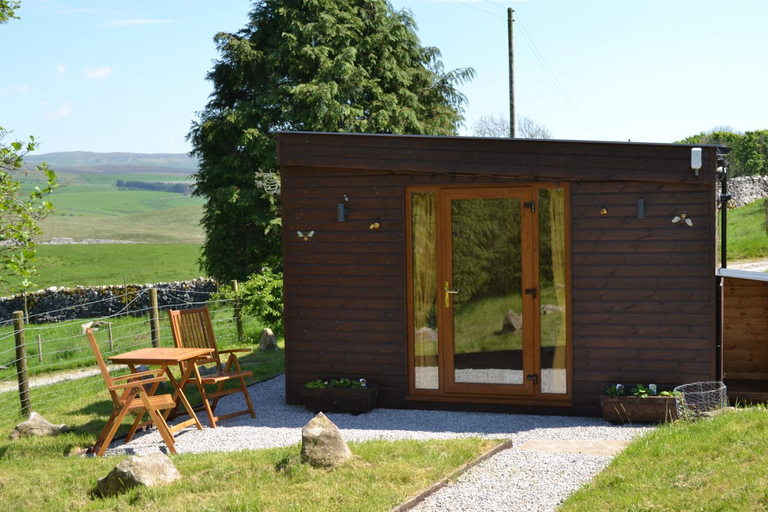 Others 2, The Hive Lodge Cabin with 3 peak views, Ribblehead, Settle, North Yorkshire