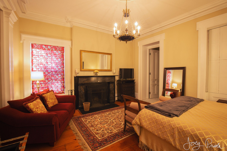 Bedroom 3, Cromwell Manor Inn, Orange