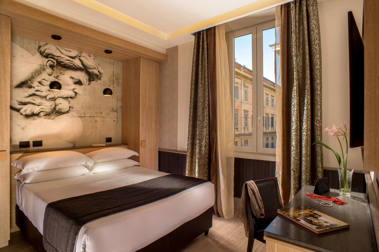 Bedroom 2, Hotel Royal Court, Rome