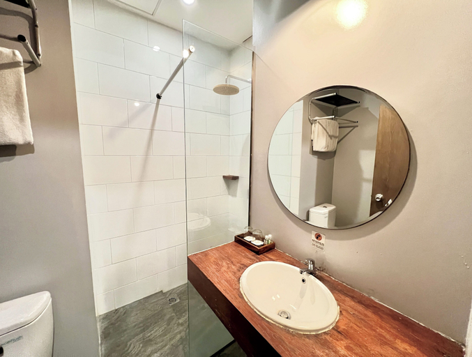 Bathroom 20
