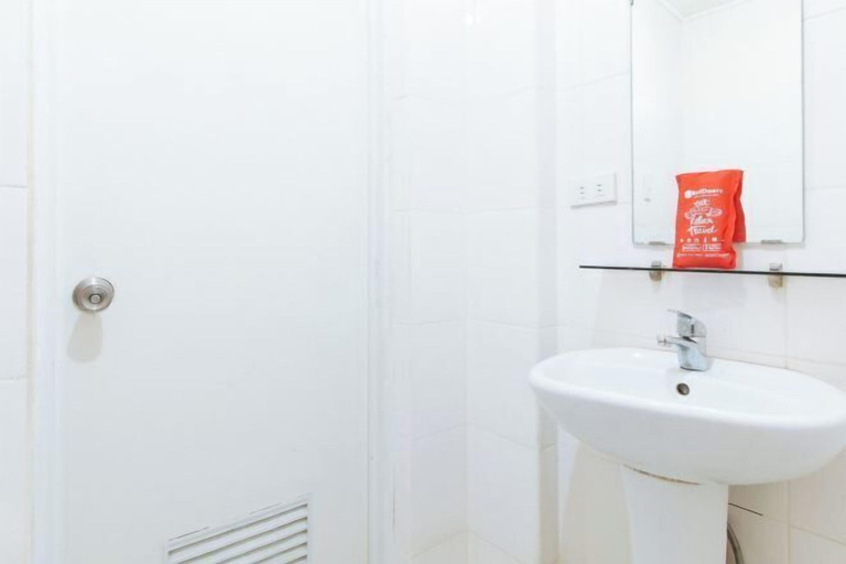 Bathroom 23