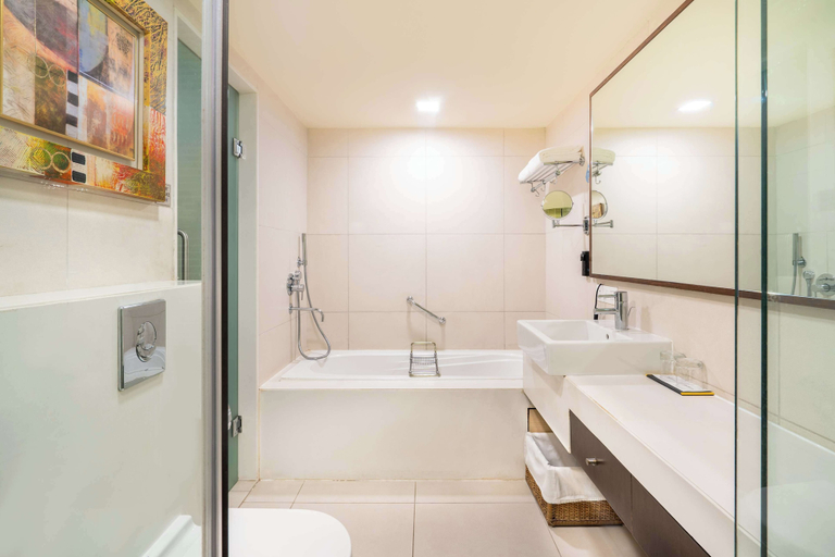 Bathroom 4, Radisson Gurugram Sohna Road City Center, Gurgaon