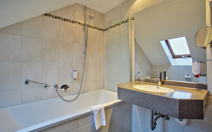 Bathroom 4, Hotel Restaurant Erber, München