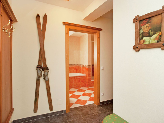 Others 5, Chalet in Saalbach near Ski Lift Sauna, Zell am See