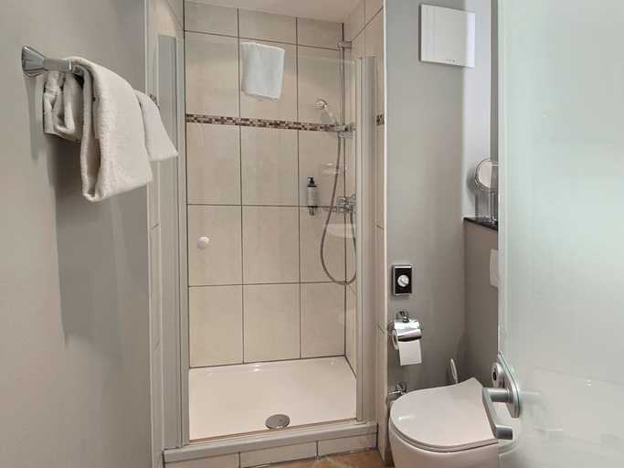 Bathroom 4