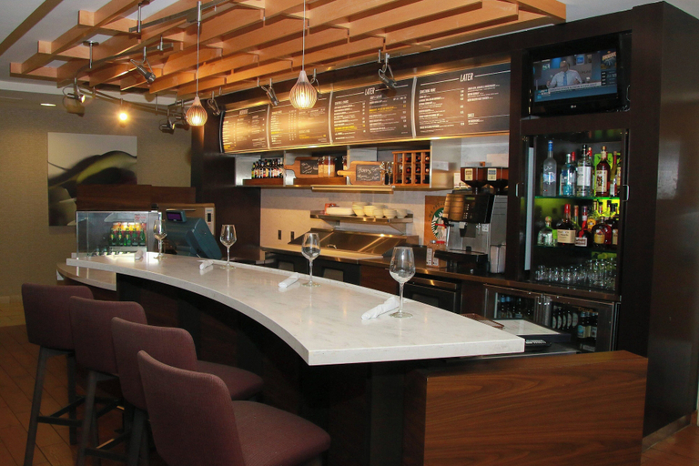 Food & Drinks 5, Courtyard by Marriott Chesapeake, Chesapeake