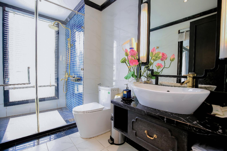 Bathroom, Lotus D'Orient Cruise, Hạ Long