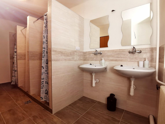 Bathroom 2, DIAMOND house, Brezno
