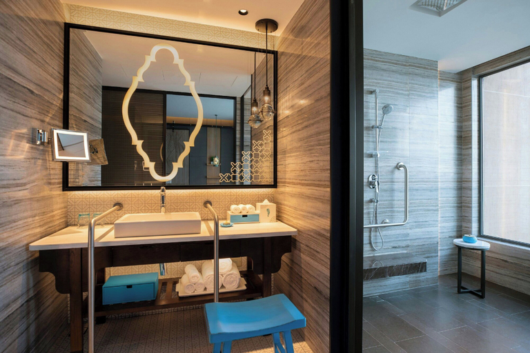Bathroom 10