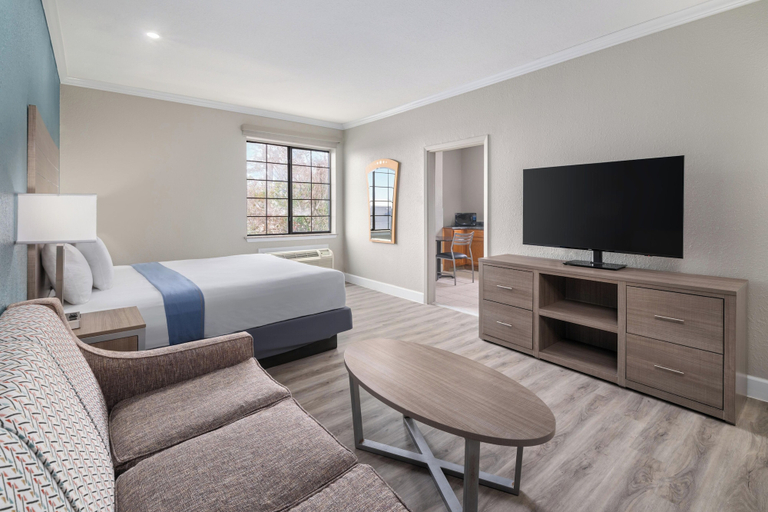 Bedroom 3, Melrose @ Seabrook, BW Signature Collection, Houston