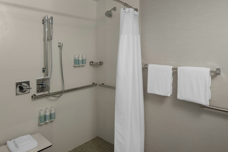 Bedroom 4, Courtyard by Marriott Portland Beaverton, Washington
