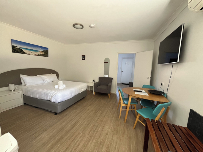 Bedroom 2, Clearwater Motel Apartments, Esperance
