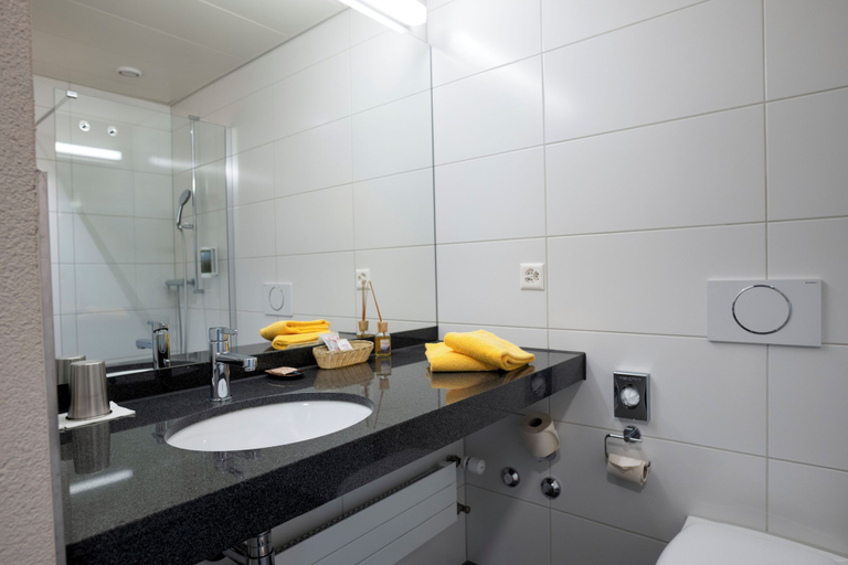 Bathroom 12