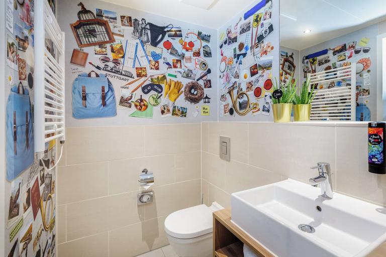 Bathroom 5, Holiday Inn - the niu, Mesh Stuttgart Messe, Stuttgart