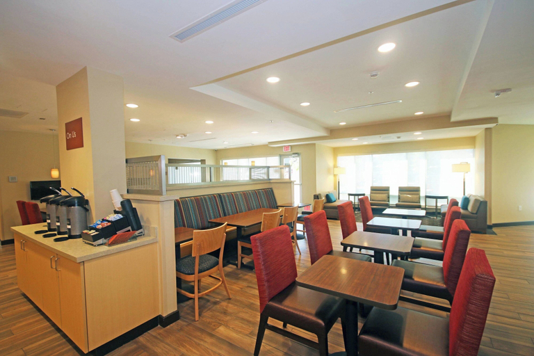 Food & Drinks 4, TownePlace Suites by Marriott Charleston-North Charleston, Charleston