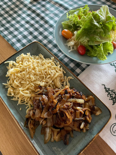 Food & Drinks