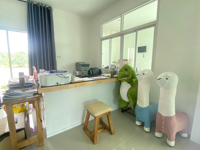 Public Area, Dino Homestay, Mae Taeng