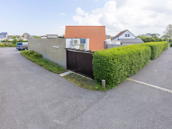 Exterior 2, Peacefully Located Holiday Home Near the sea, West-Vlaanderen
