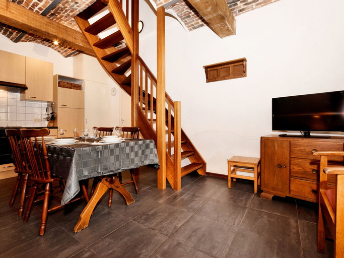 Others 5, Nice Apartments in a Monumental Square Farm, Liège