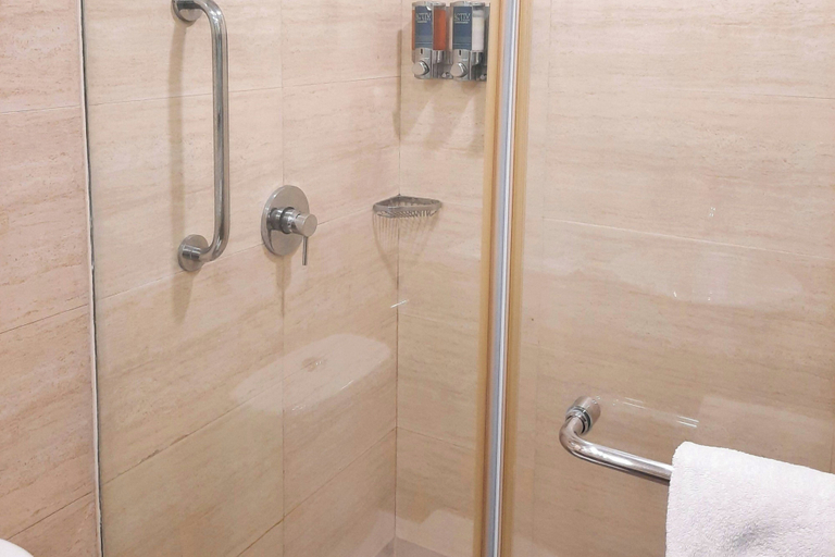 Bathroom 5, Four Points by Sheraton Vadodara, Vadodara