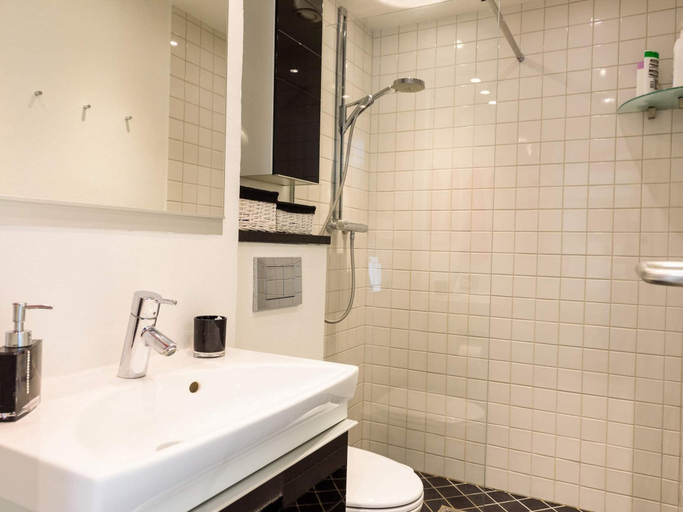 Bathroom 4, 4 person holiday park home in Fanø, Fanø