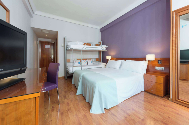 Bedroom 4, Hotel Madrid Centro Affiliated by Meliá, Madrid